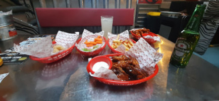 Wings Army centro historico food