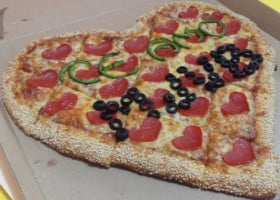 Diplo's Pizza food