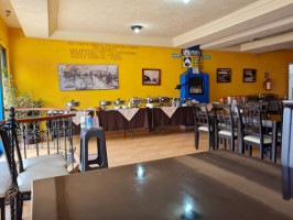 Pan Y Café inside