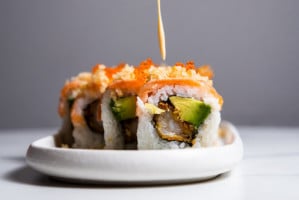 Rollito Sushi To Go food