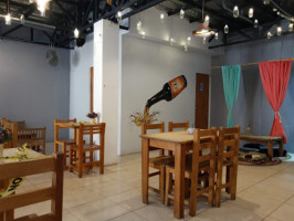 Las Viandas Café inside