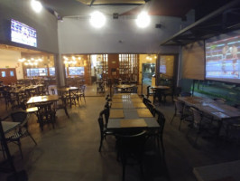 Moreli Restaurant Bar inside