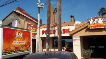 Pollo Asil Rosarito Centro outside