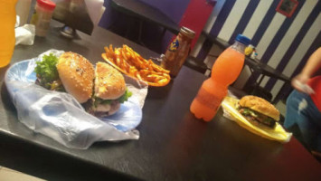 Viny Rock Burger food