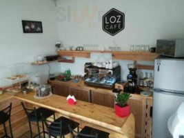 Loz Cafe inside