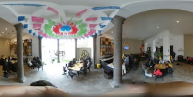 Más Café Bernal inside