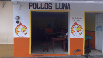 Pollos Luna inside