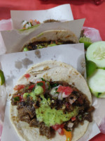 Tacos Los Chacalosos food