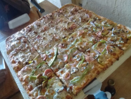 Canelo's Pizza food