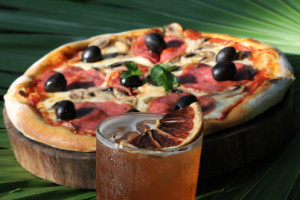 Pizza Cocktail Playacar Center food