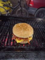 Hamburguesas Al Carbon Carlitos Y Su Pan food