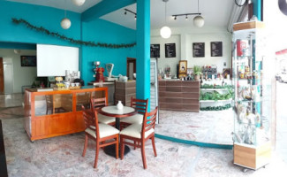 Café Ramírez inside