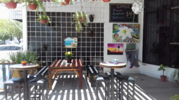 Café Galería Luna outside