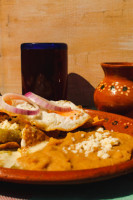 Currucucú Cocina Artesanal Mexicana food