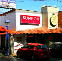 Sun Roll Sushi outside