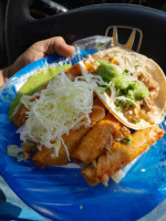 Tacos La Guera food