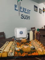 Everest Navolato: Sushi Y Paleteria food