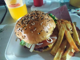 Chuky-burger food