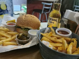 Cascarudo Wings, Pueblo Viejo. food