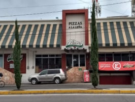 Stellina's Pizza outside