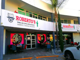 Roberto’s outside