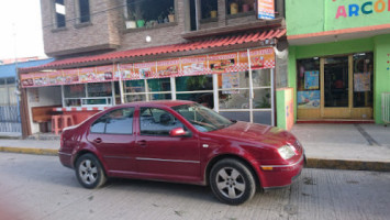 Caldos De Gallina Doña Marí outside