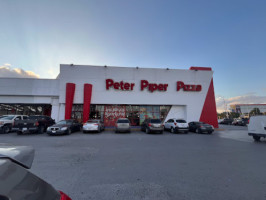 Peter Piper Pizza outside