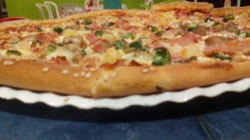 Silvis Pizzas food