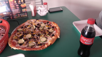 Tutto Pizza food