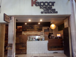 Café Kapoor inside