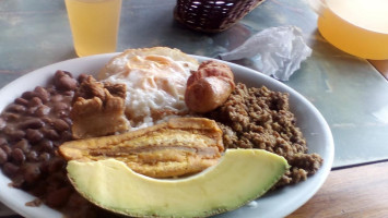 Restaurante y Asadero Payacuá food