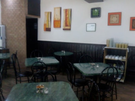 Mmm ¡qué Rico! Dentro