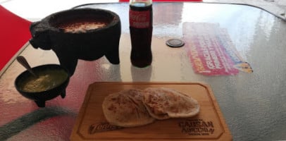 Gorditas Tonnys food