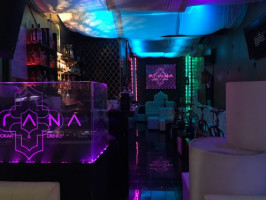 Prana Hookah Drinks outside