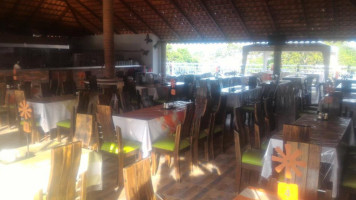 Restaurante Sabores de Mi Tierra Típico y Mariscos inside