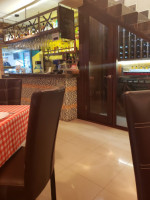 Goletta Italian Cuisine inside