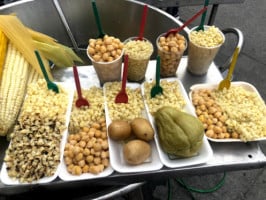 Elotes Patria food