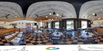 Glottone À l'intérieur