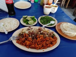 Taqueria El Gavilán food