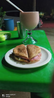 Tortas Ferzay (jugo Loquito) food