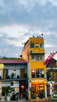 Compadre Barbers Rooftop Club Panama outside