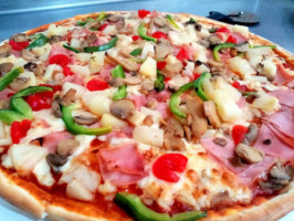 Emiliano´s Pizza food