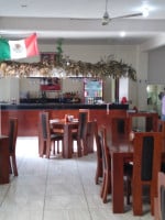 Restaurante Mar Y Tierra El Capitán Barba Roja inside