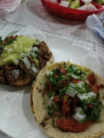 Tacos El Chiquis food