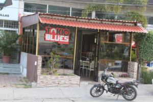 Tokio Blues Sushi outside