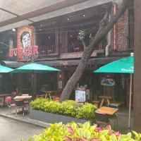 Burguer Bar Joint outside