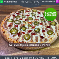 Angie’s Pizza Qro food