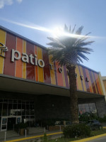 Starbucks Gran Patio Toluca outside