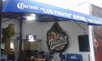 Los Piratas Seafood Wings inside