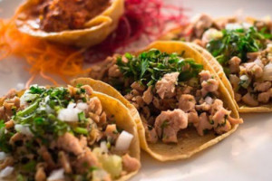 Tacos El Bronco outside